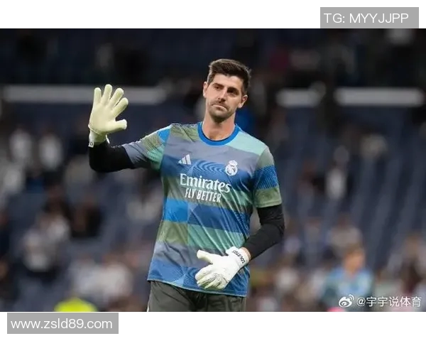 库尔图瓦在赛季中展现出色表现助力球队争夺冠军荣耀